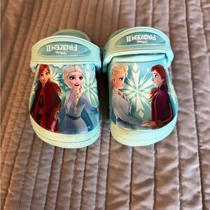 Frozen II Crocs